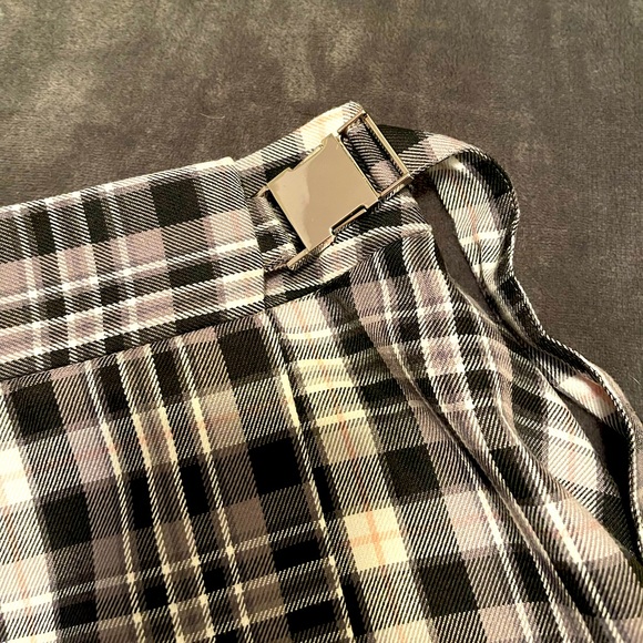 Forever 21 plaid skirt - Picture 2 of 4
